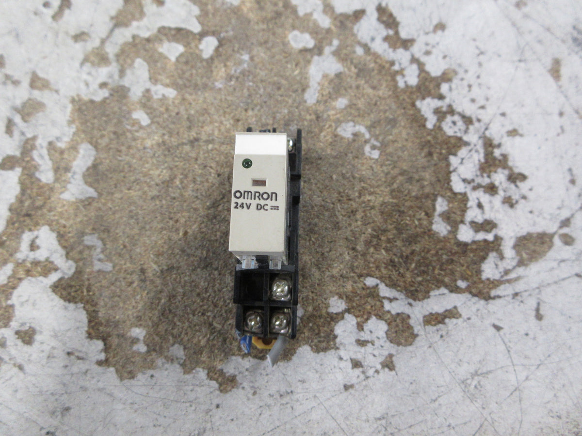 Omron Relay G2R-1-SND(S) 24VDC Coil W/Base Used