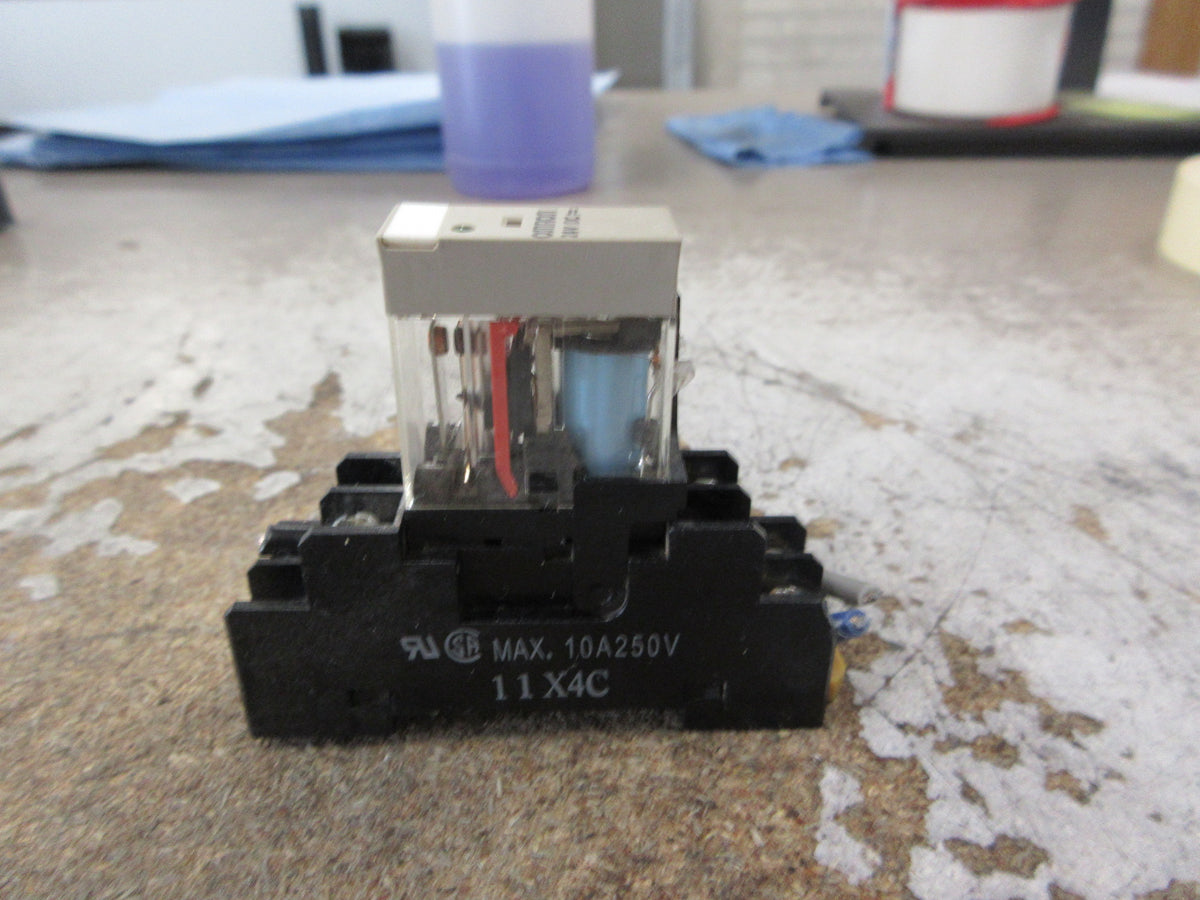 Omron Relay G2R-1-SND(S) 24VDC Coil W/Base Used