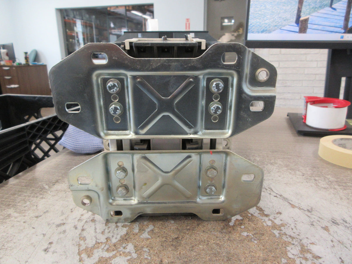 Schneider Electric Contactor LC1F400 240V Coil 420A 600V Used
