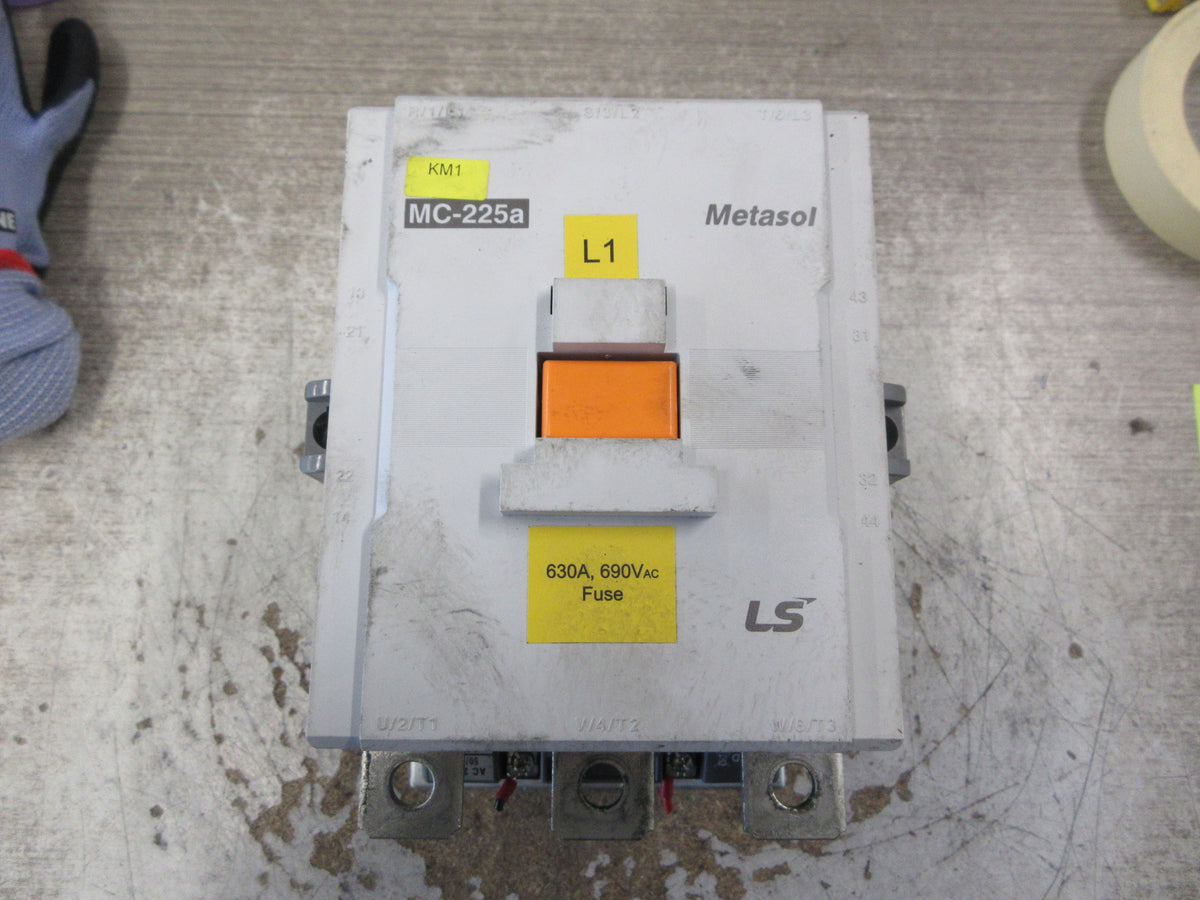 LS Metasol Contactor MC-225a 24-25VAC/24VDC Coil 350A 600V *No Base Screws* Used