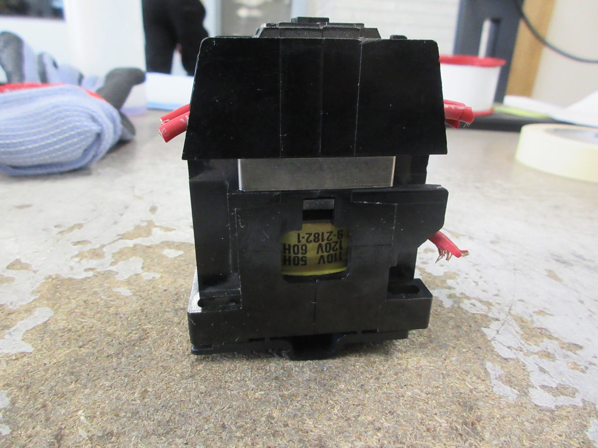 Cutler-Hammer Type CR Relay MD20CR31 480V Coil *Broken DIN-Rail Mount* Used
