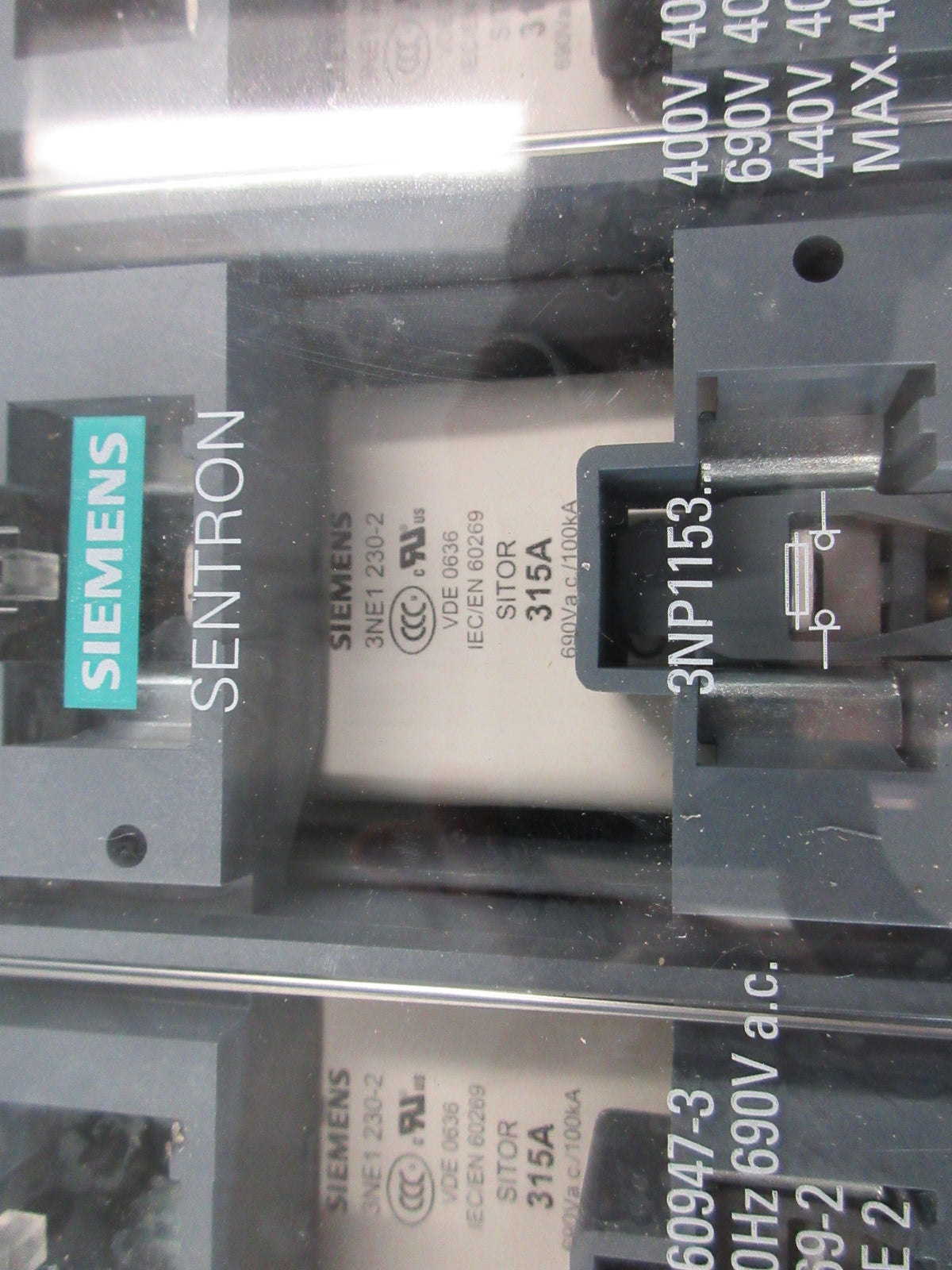 Siemens Sentron Fuse Switch Disconnect 3NP1153-1DA20 400A 690V 3P Used