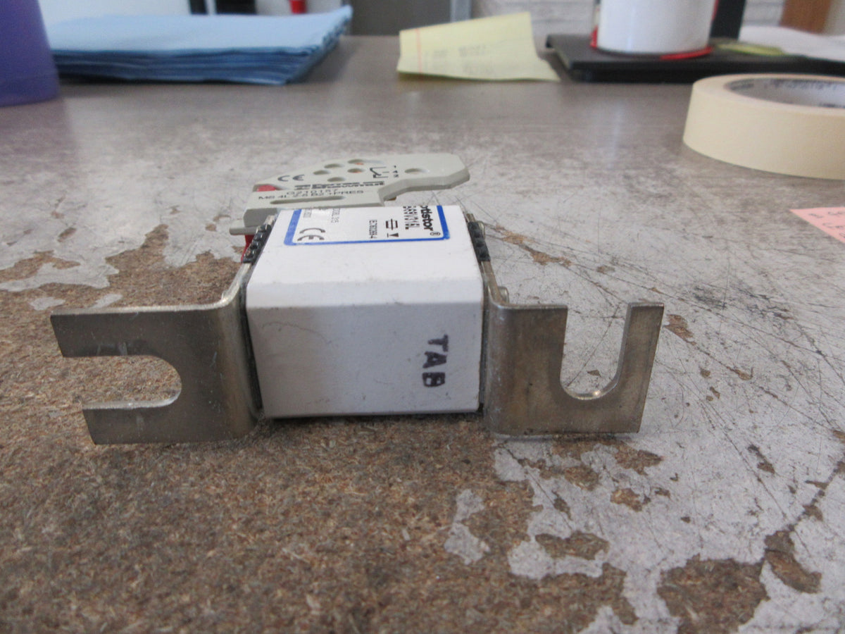 Ferraz Shawmut Protistor Fuse DN00UB69V315L 200A 690V W/Aux Contact Used