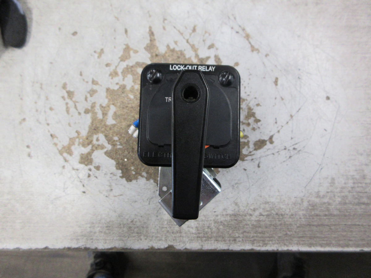Electroswitch Series 24 Lock-Out Relay Rotary Switch 7803D Used