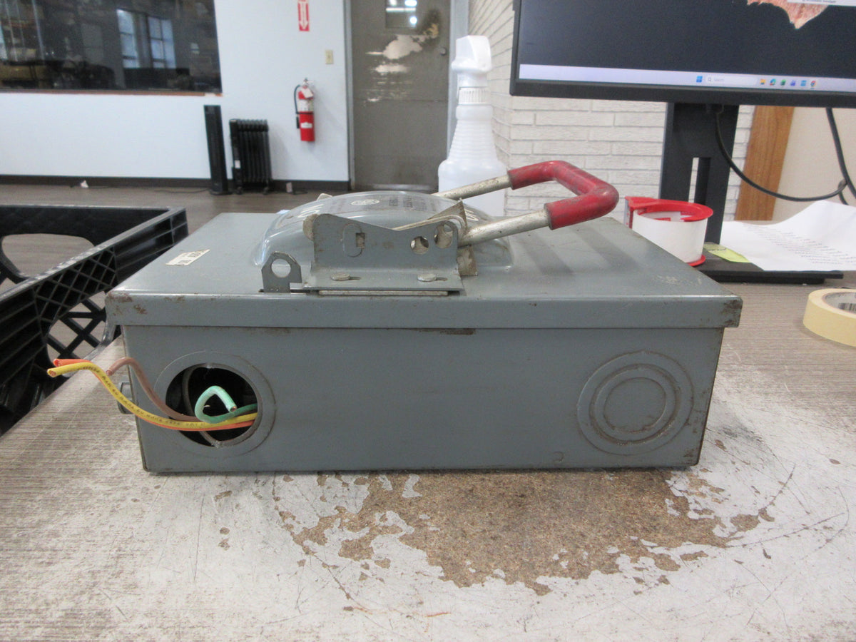 GE Fusible Safety Switch/Disconnect TH3361 30A 600V 3P Used
