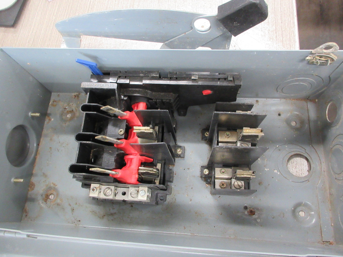 Square D Fusible 3R Safety Switch/Disconnect S323NRB Ser. F03 100A 240V Used
