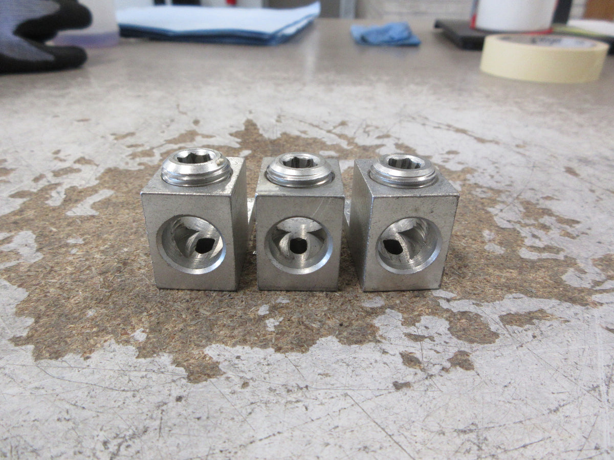 Ilsco Mechanical Lug D2911 250MCM-6 *Lot of 3* Used