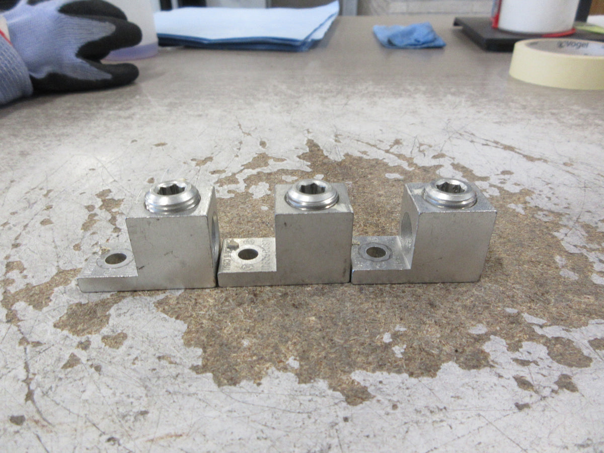 Ilsco Mechanical Lug D2911 250MCM-6 *Lot of 3* Used