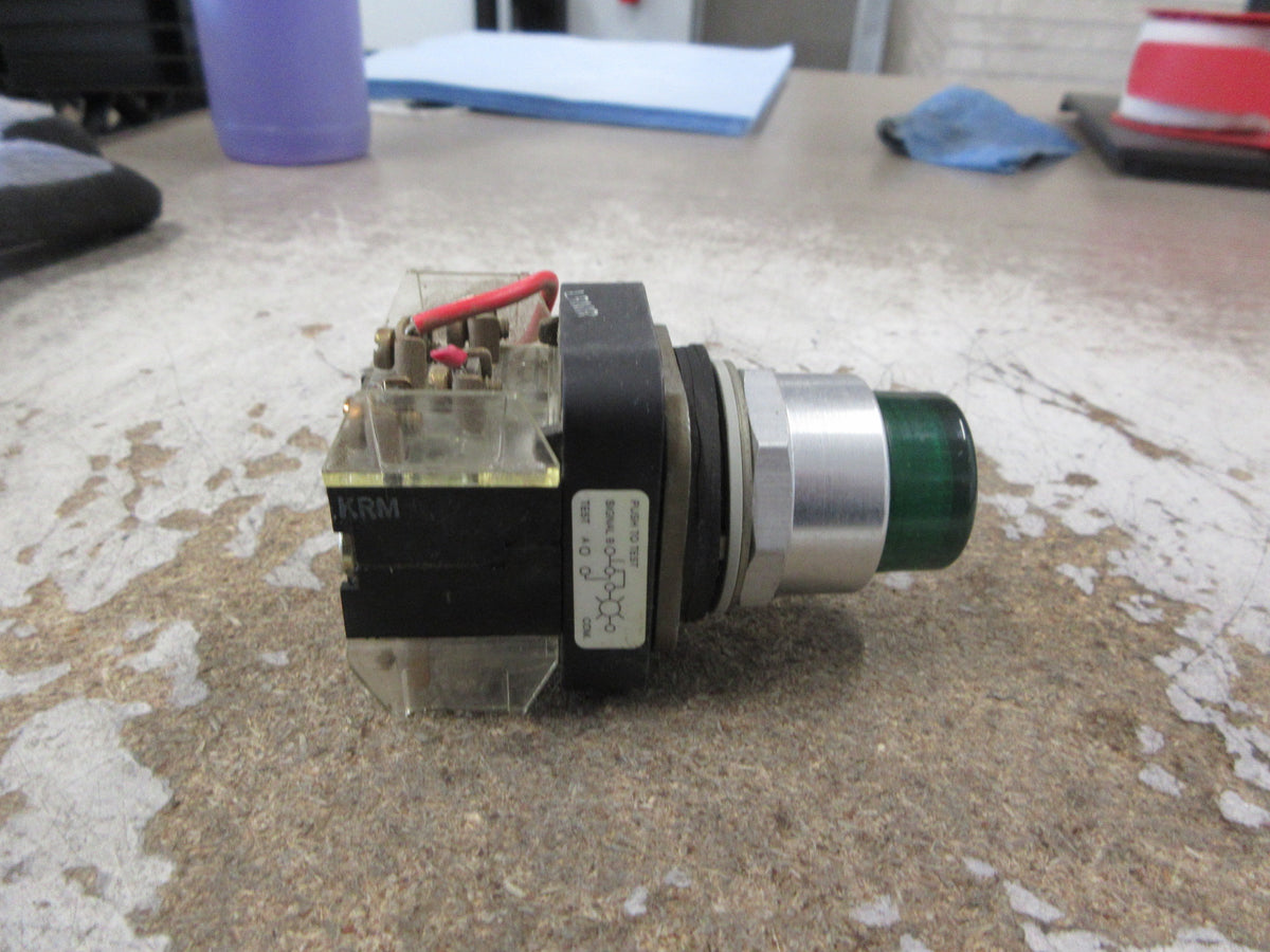 Allen-Bradley Illuminated Push Button 800T-QT10 Ser. T 120V AC/DC Green Used