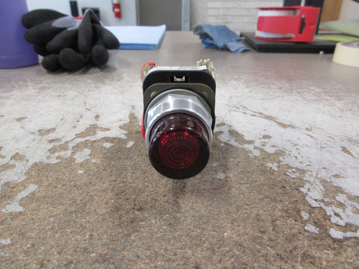 Allen-Bradley Illuminated Push Button 800T-QT10 Ser. T 120V AC/DC Red Used
