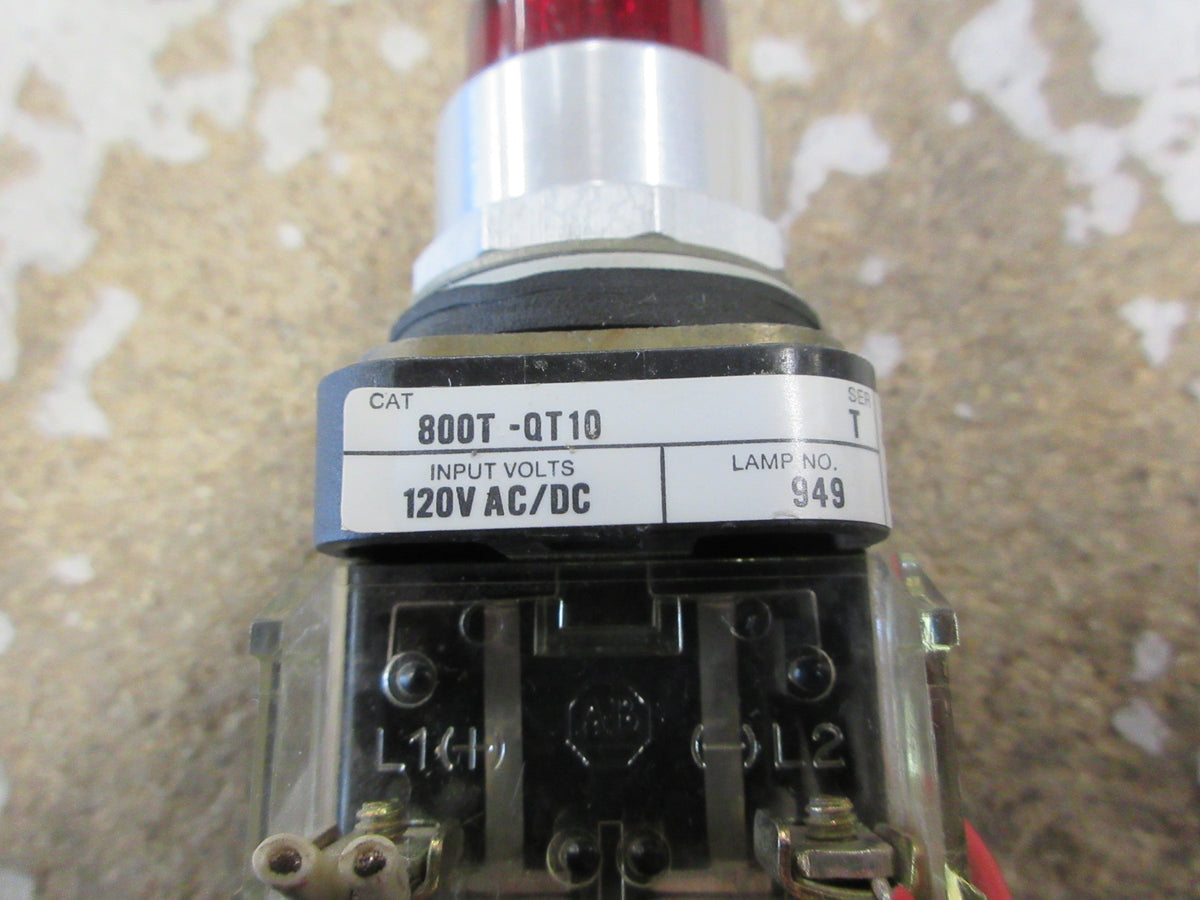 Allen-Bradley Illuminated Push Button 800T-QT10 Ser. T 120V AC/DC Red Used