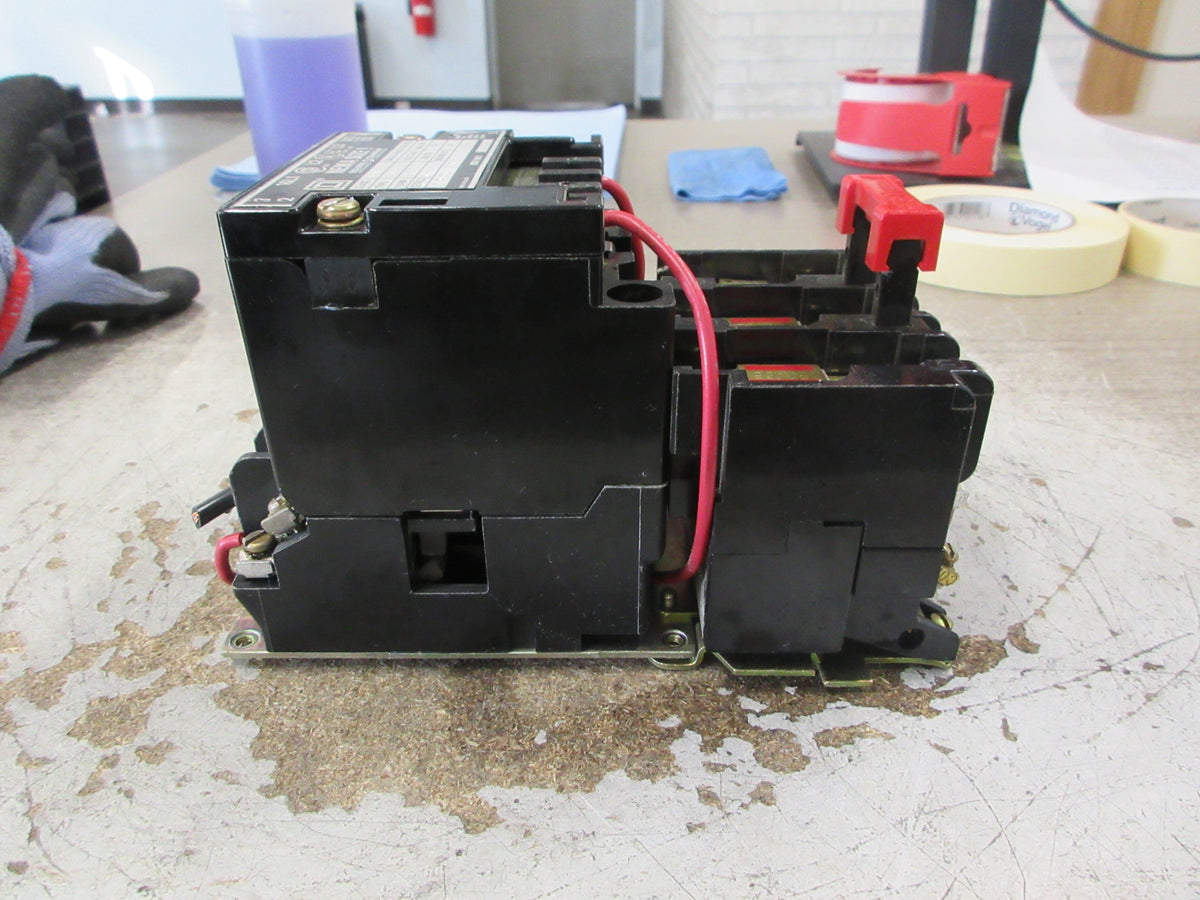 Square D Size 1 Starter 8536 SCO -3 S Ser. A 120V Coil 600 V Used