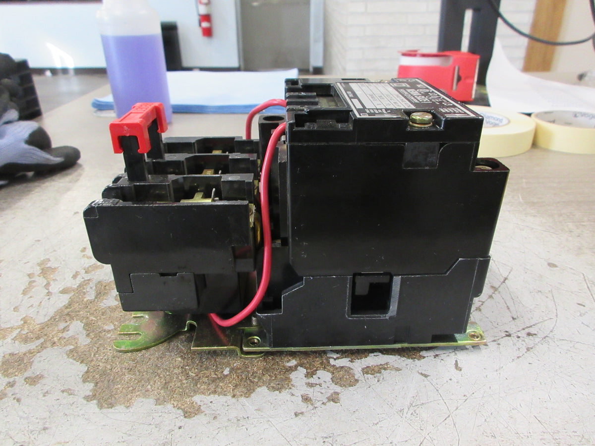 Square D Size 1 Starter 8536 SCO -3 S Ser. A 120V Coil 600 V Used