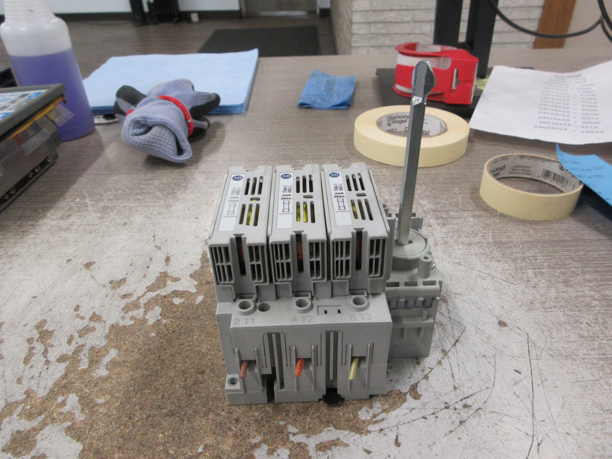 Allen-Bradley Fusible Disconnect Switch 194R-J30-1753 Ser. A 30A 600V 3P Used