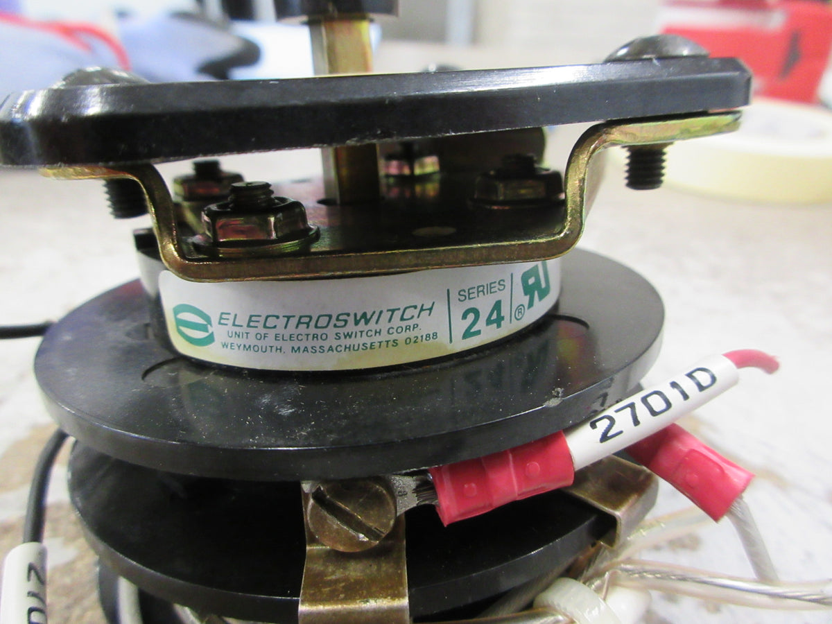 Electroswitch Series 24 Watt Var Select Rotary Switch 2407C Used