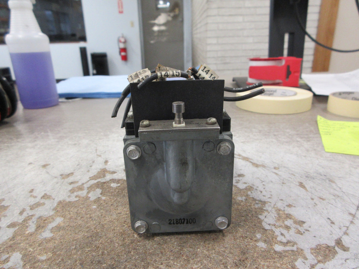 Cutler-Hammer Pneumatic Timing Relay 10337H178A 120V Coil 600V Used