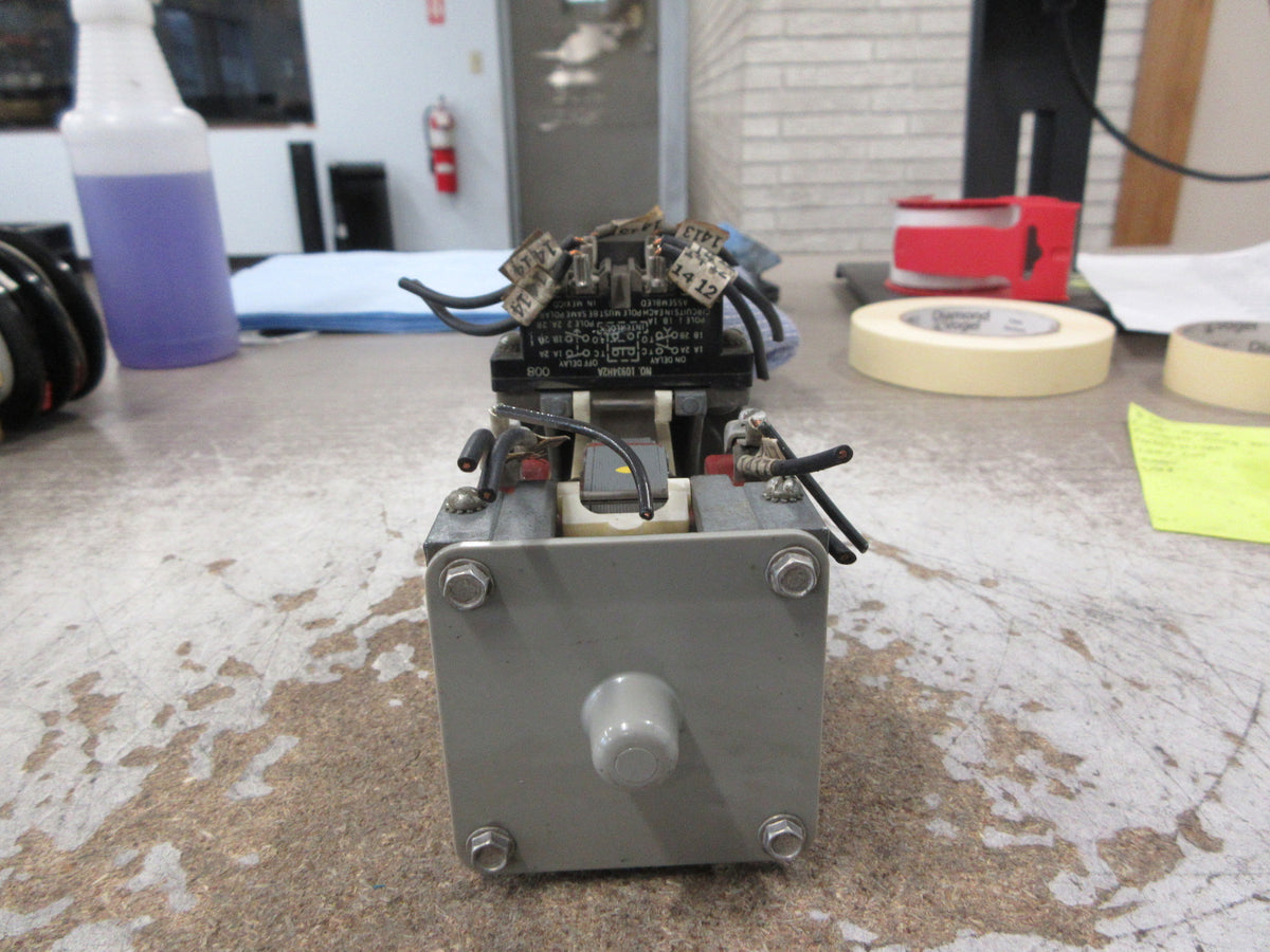 Cutler-Hammer Pneumatic Timing Relay 10337H178A 120V Coil 600V Used