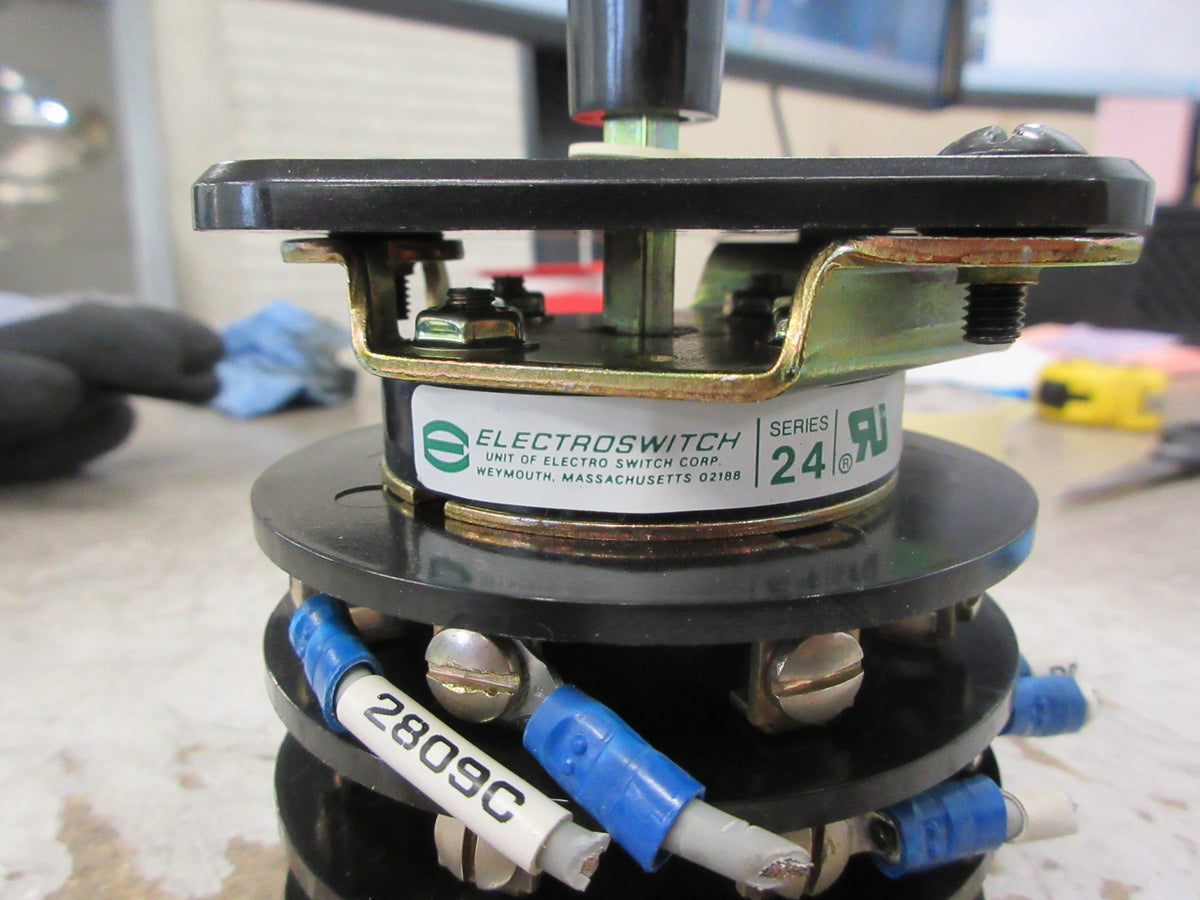Electroswitch Series 24 Breaker Control Rotary Switch 74203B Used