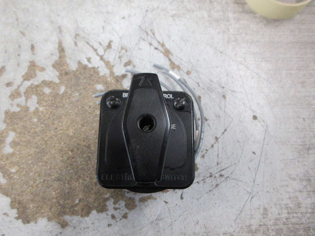 Electroswitch Series 24 Breaker Control Rotary Switch 2440D Used