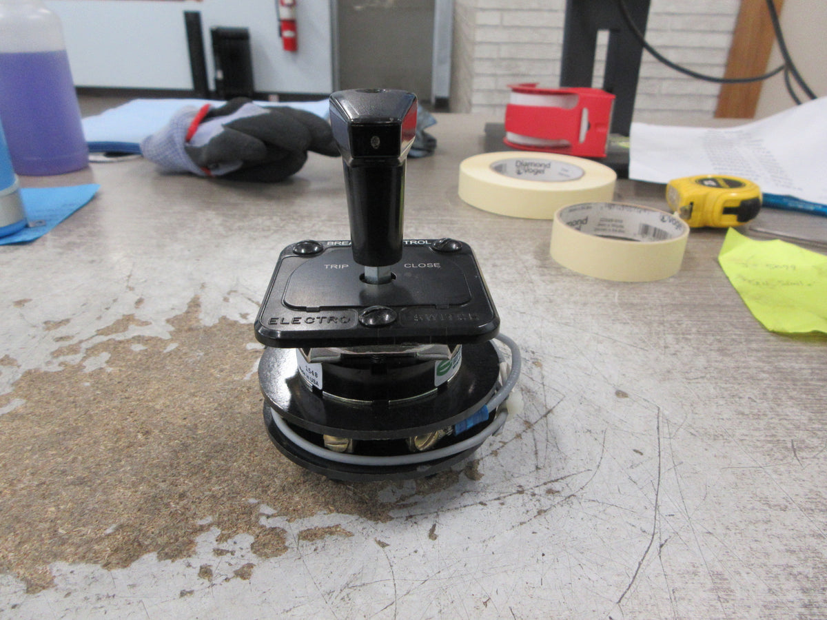 Electroswitch Series 24 Breaker Control Rotary Switch 2440D Used