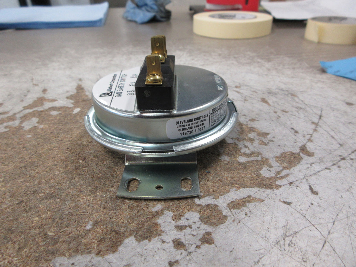 Liebert Fan Safety Switch B02-0190 Model #: RFS-4200-004 Used