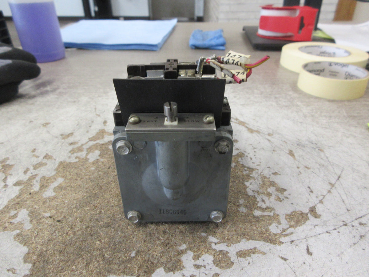 Cutler-Hammer Pneumatic Timing Relay 10337H178A 120V Coil 600V Used