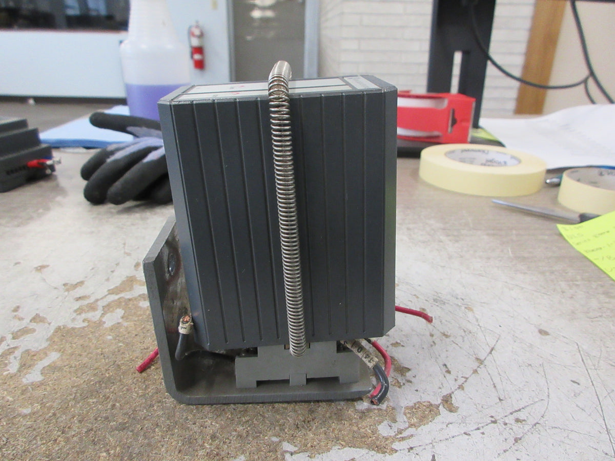 NLS Series 8000 Signal Conditioner Relay 8000-1-1-01-60 W/Base Used