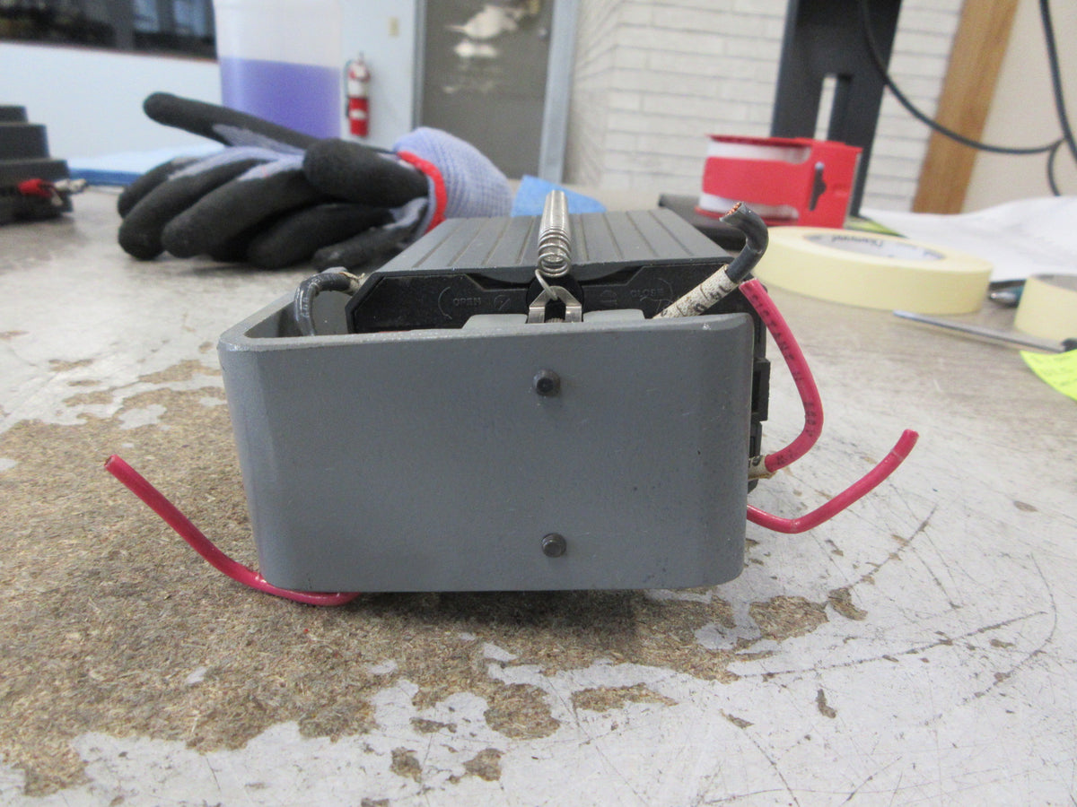 NLS Series 8000 Signal Conditioner Relay 8000-1-1-01-60 W/Base Used