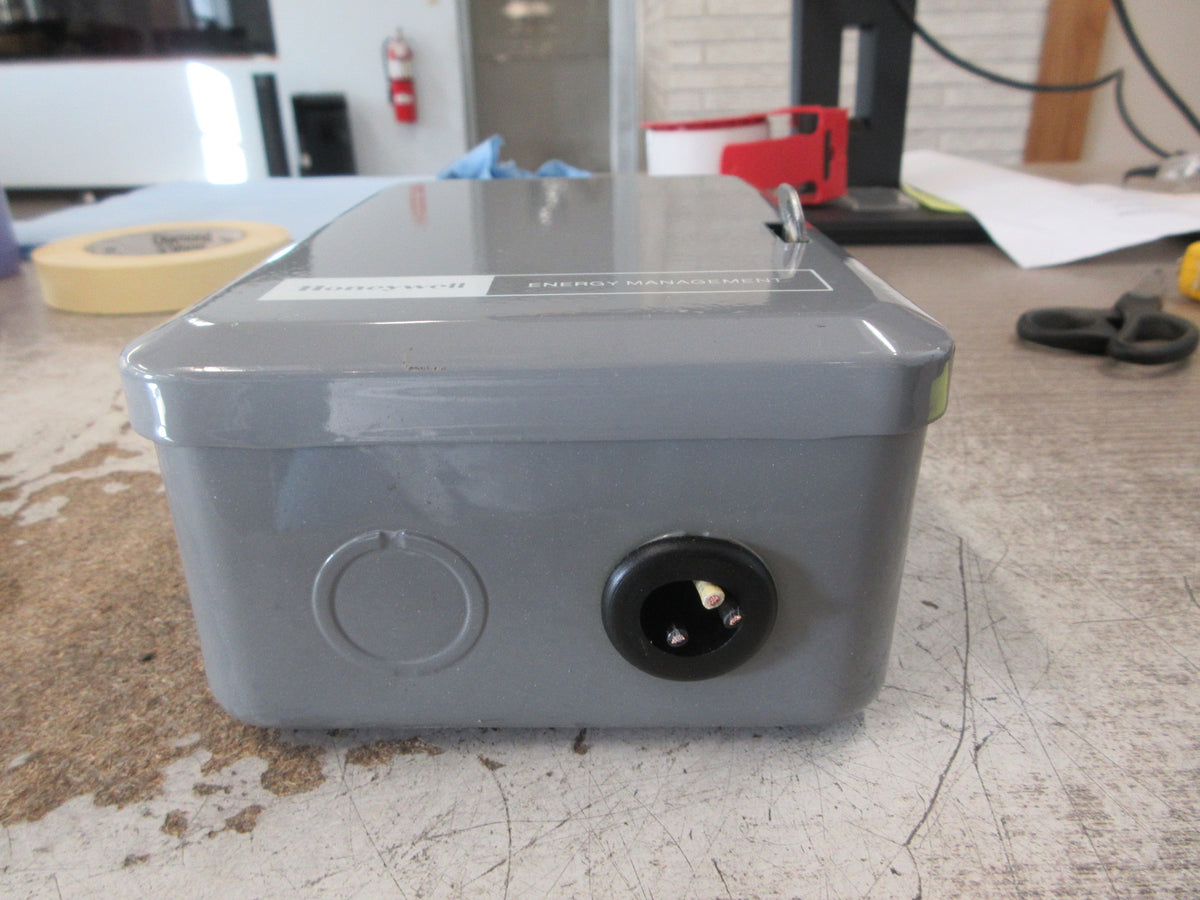 Honeywell Energy Management Timer S6005A1006 120V 60Hz 3W 24-Hour Used