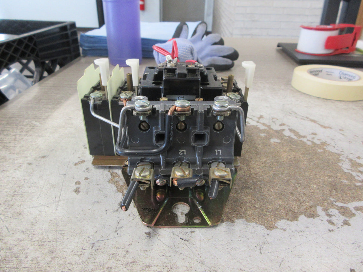 Allen-Bradley Size 1 Starter 709-BOB103 Ser. K 120V Coil Used