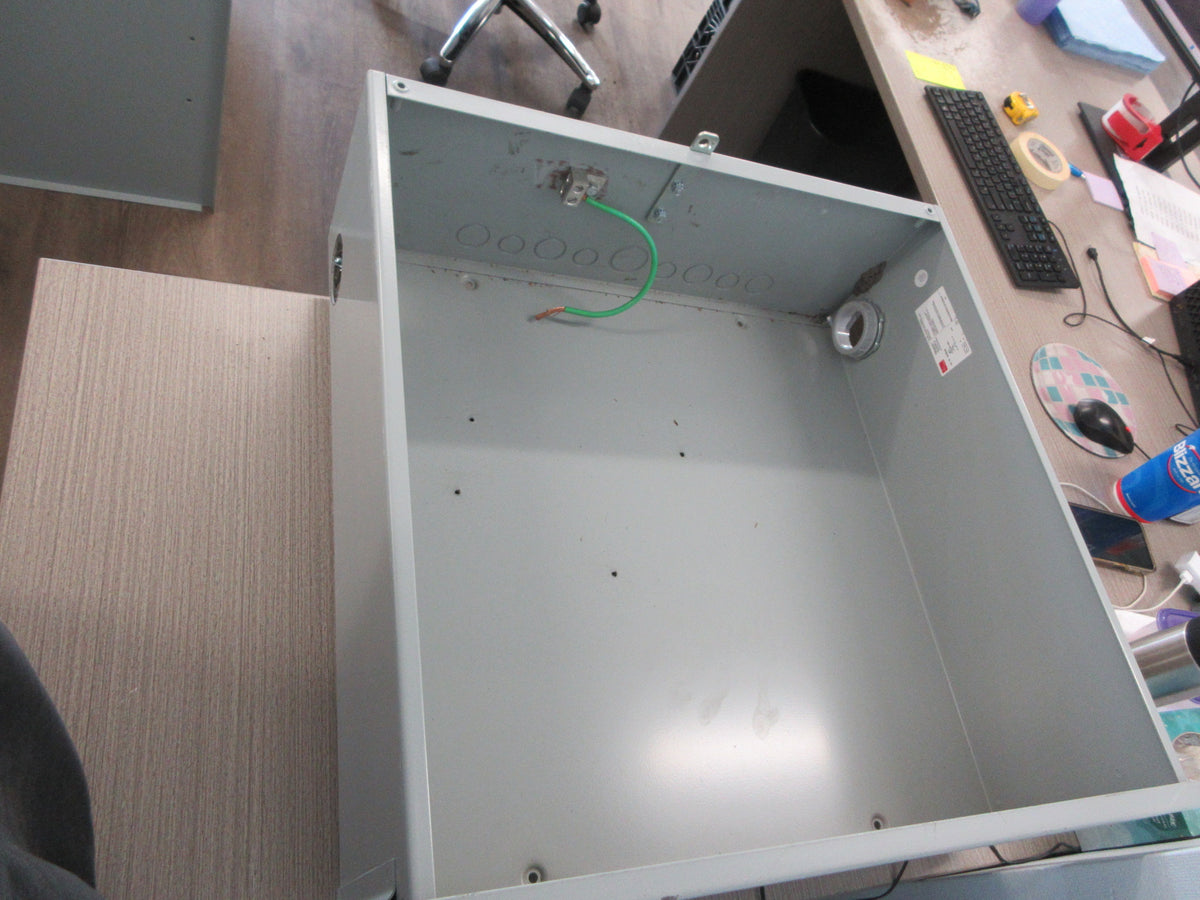 nVent Hoffman 3R Enclosure A24R248 Size: 24"x24"x8" Used