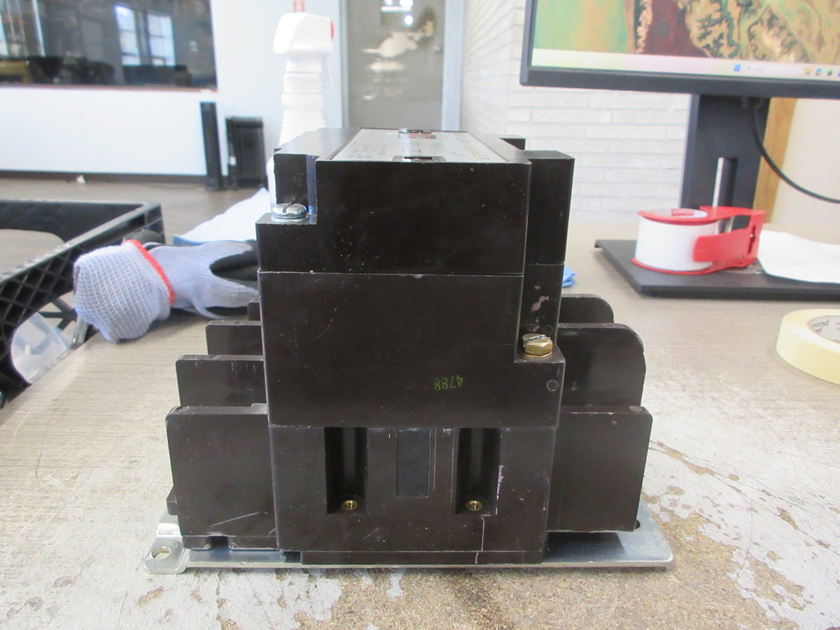 Cutler-Hammer Size 4 Contactor C10FN3 Ser. B1 120V Coil 135A 600V 3Ph Used