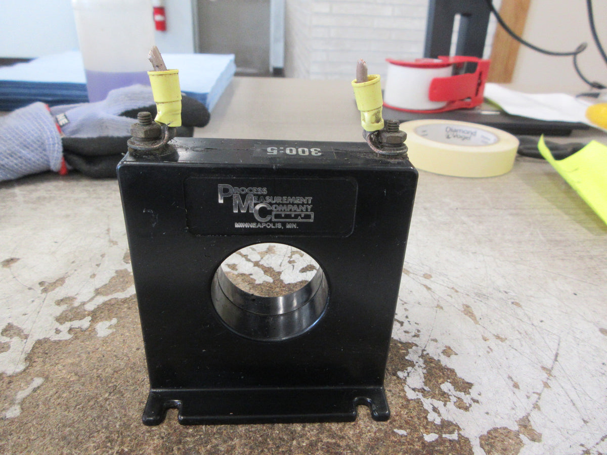 PMC Current Transformer 5SFT-301 Ratio 300:5A 600V 50-400Hz 10KV BIL Used