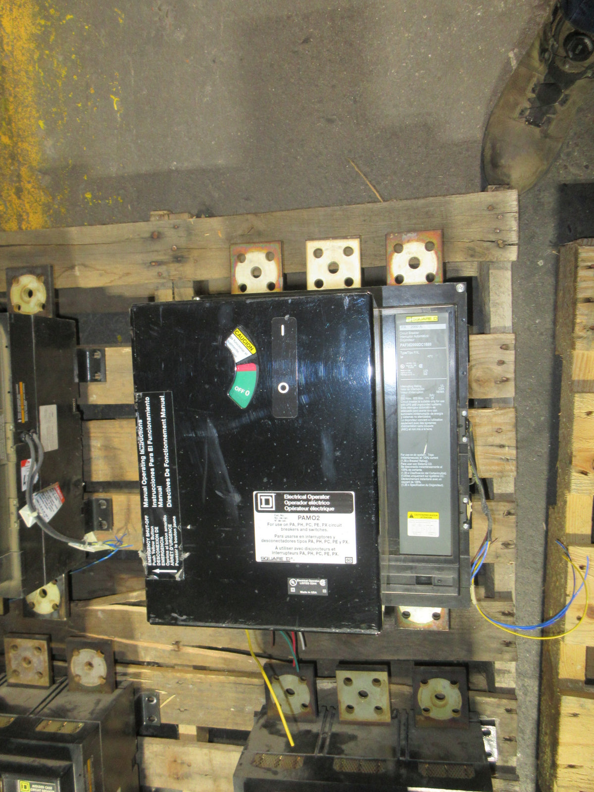 Square D Electrically Operated DC Circuit Breaker PAF362000DC1680 2000A Used