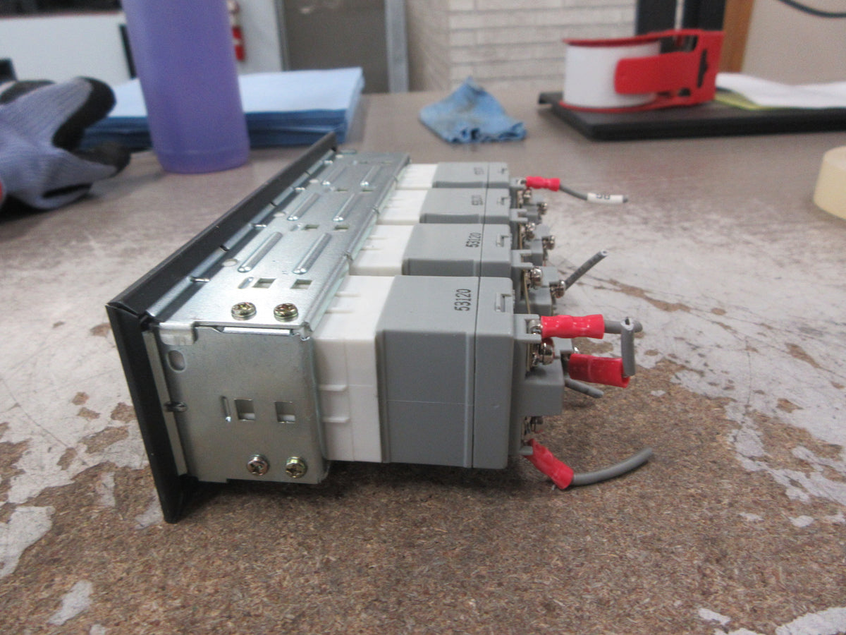 Idec Annunciator SLC40N-0104-DHT2FB 4x1 Used