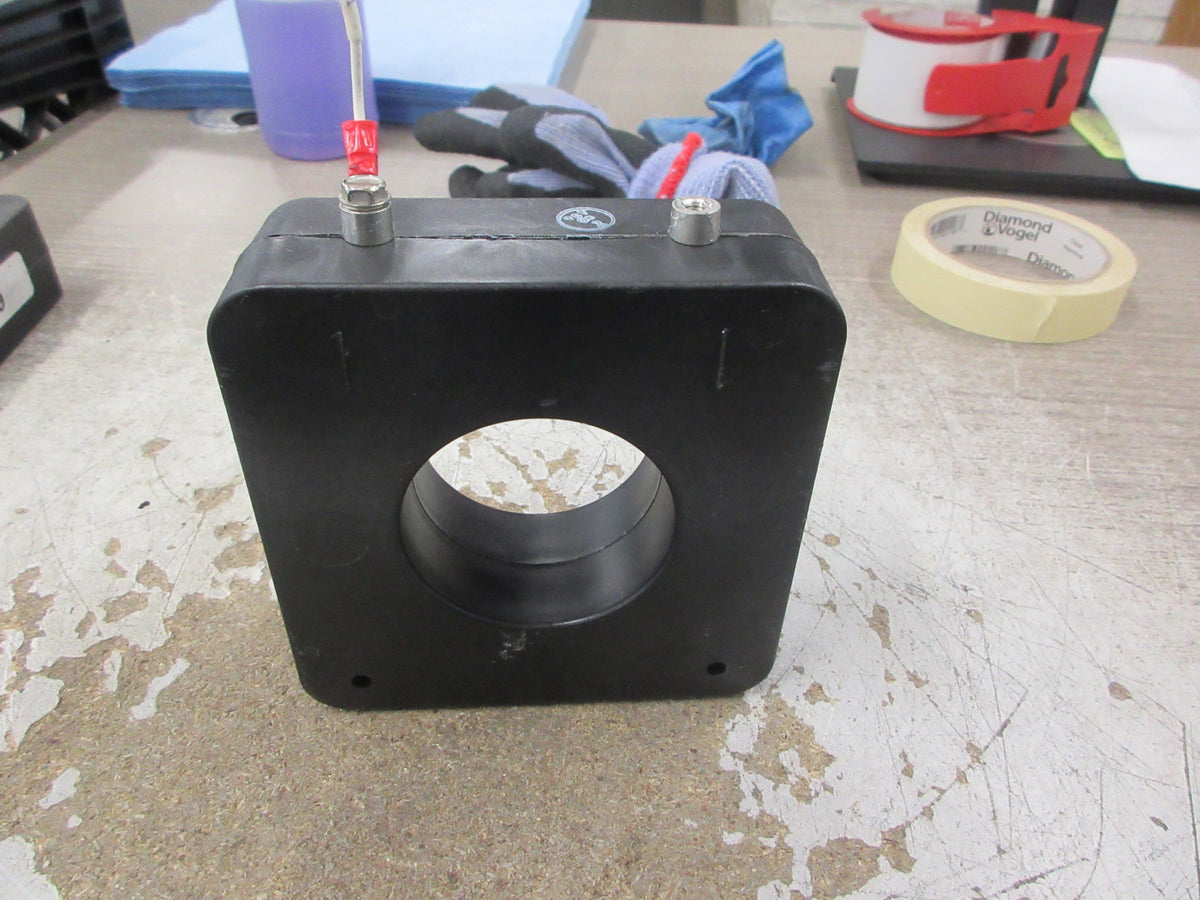 Square D Current Transformer 74R-601-002 Ratio 600:1A 600V 50-400Hz Used