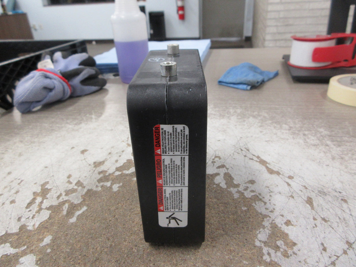 Square D Current Transformer 74R-601-002 Ratio 600:1A 600V 50-400Hz Used