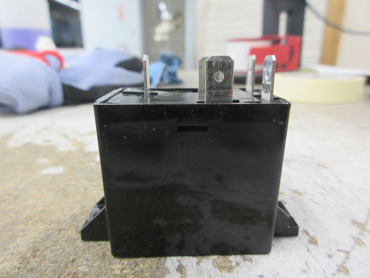 ESSEX Relay 134-20103-301U 24V Coil 18A 277V Used