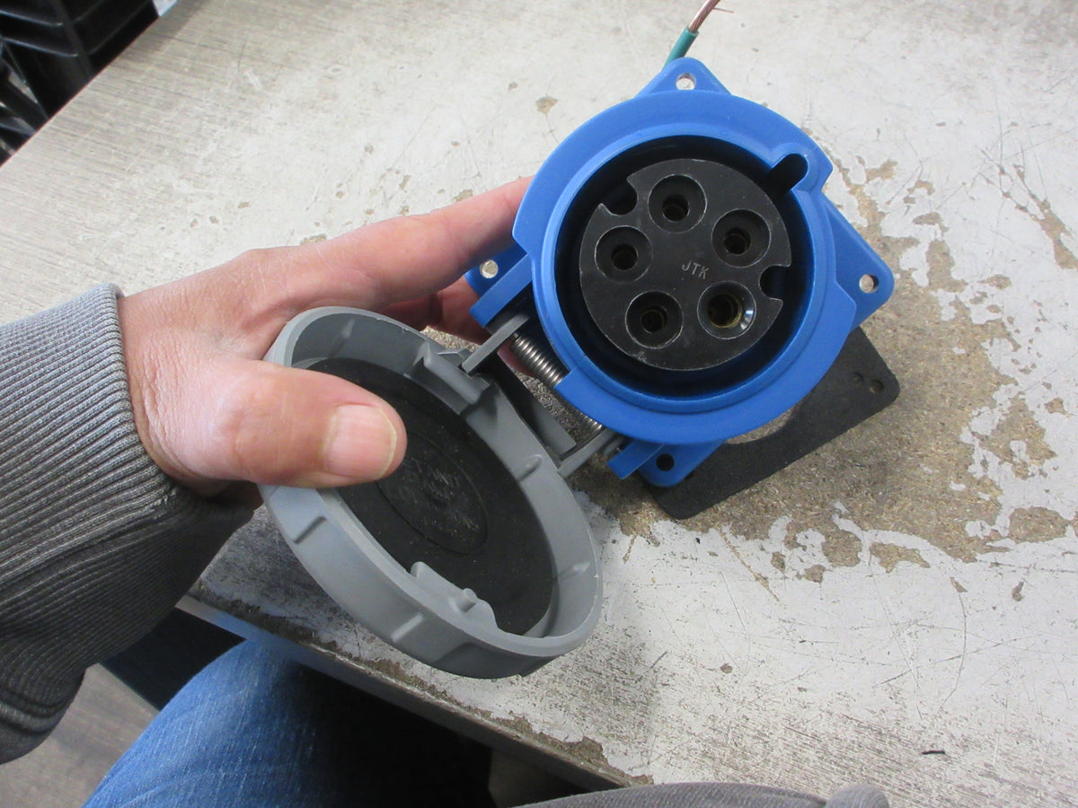 Hubbell Receptacle 530R9W 30A 120/208V 3Ph Used
