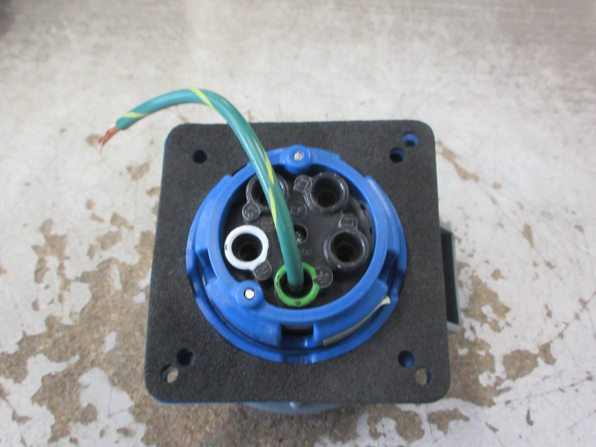 Hubbell Receptacle 530R9W 30A 120/208V 3Ph Used