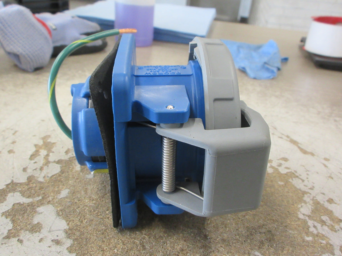 Hubbell Receptacle 530R9W 30A 120/208V 3Ph Used