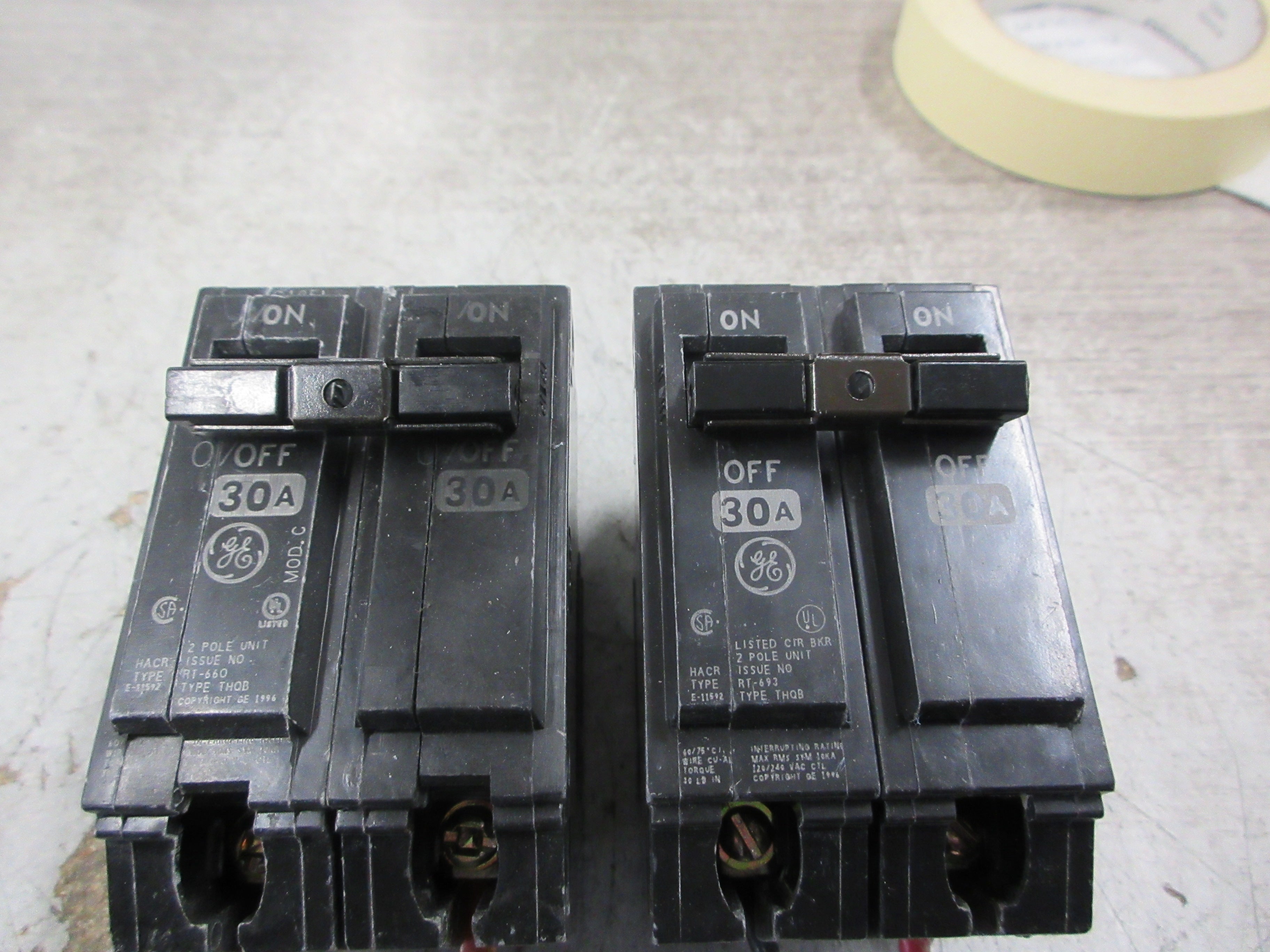 GE No Mounting Screws Circuit Breaker THQB2130 30A 120/240V 2P *Lot of 2* Used