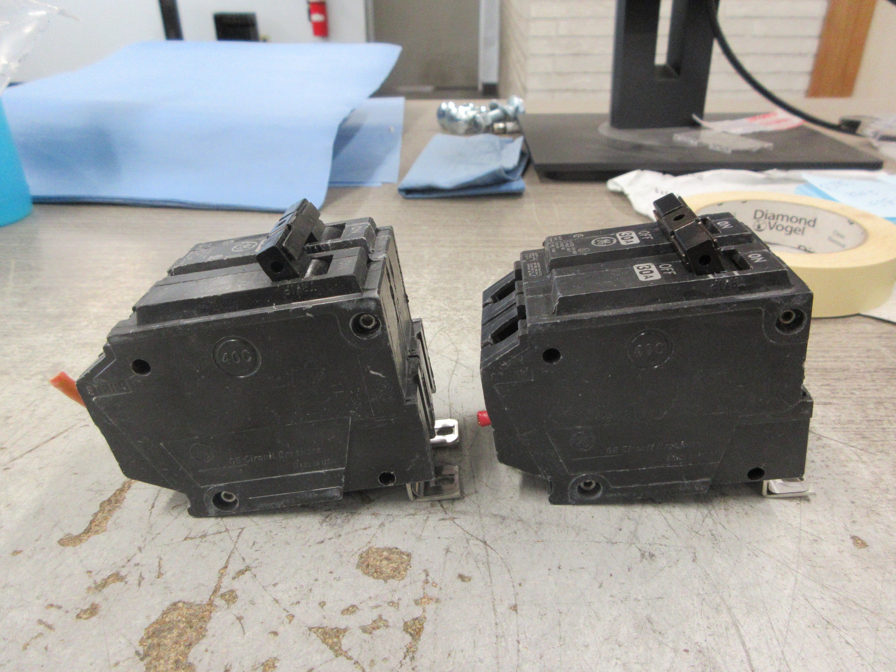 GE No Mounting Screws Circuit Breaker THQB2130 30A 120/240V 2P *Lot of 2* Used