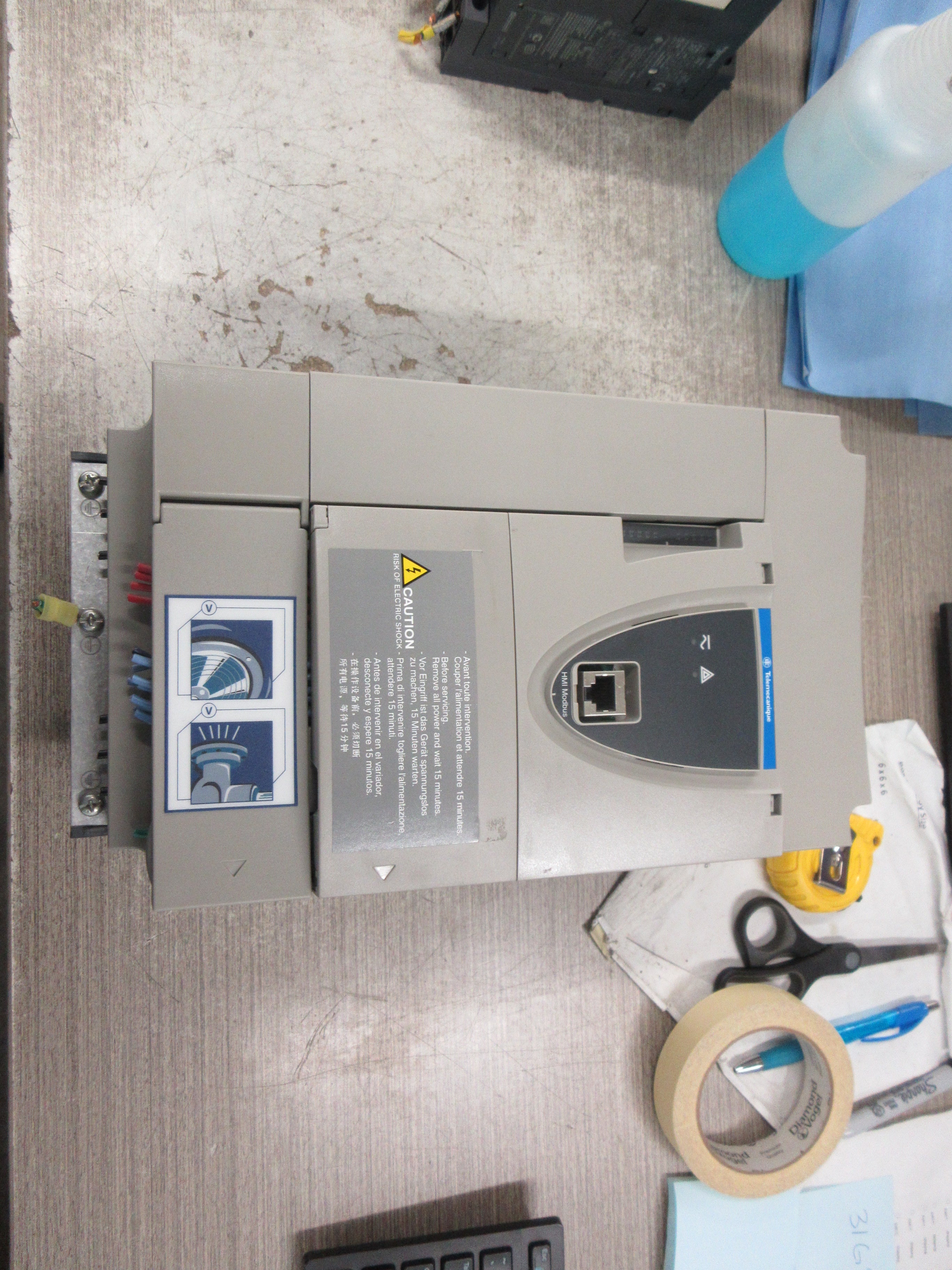 Schneider Electric AC Drive ATV61HU55N4 7.5HP 3Ph Input: 380-480V 50/60Hz 20.3A