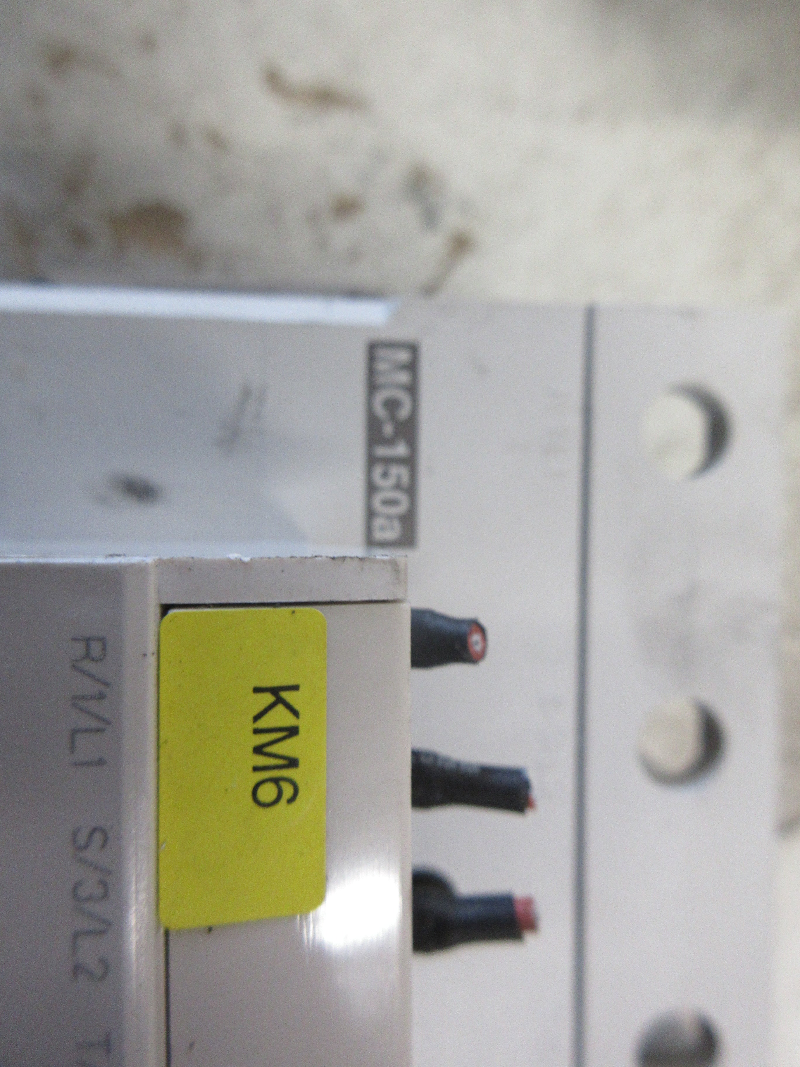 LS Metasol Size 4 Contactor MC-150a 24VDC Coil 250A 600V (2) Aux Contacts Used