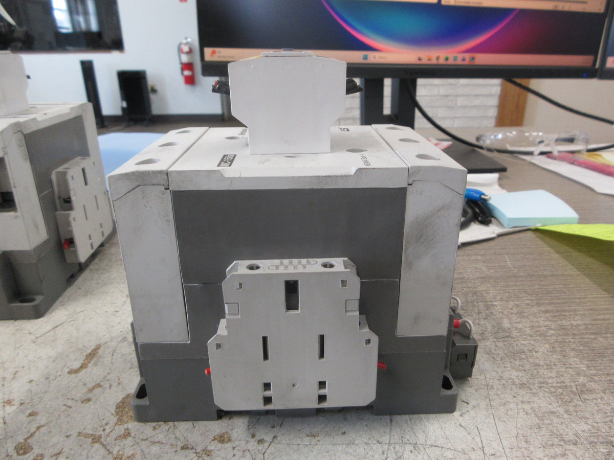 LS Metasol Size 4 Contactor MC-150a 24VDC Coil 250A 600V (2) Aux Contacts Used