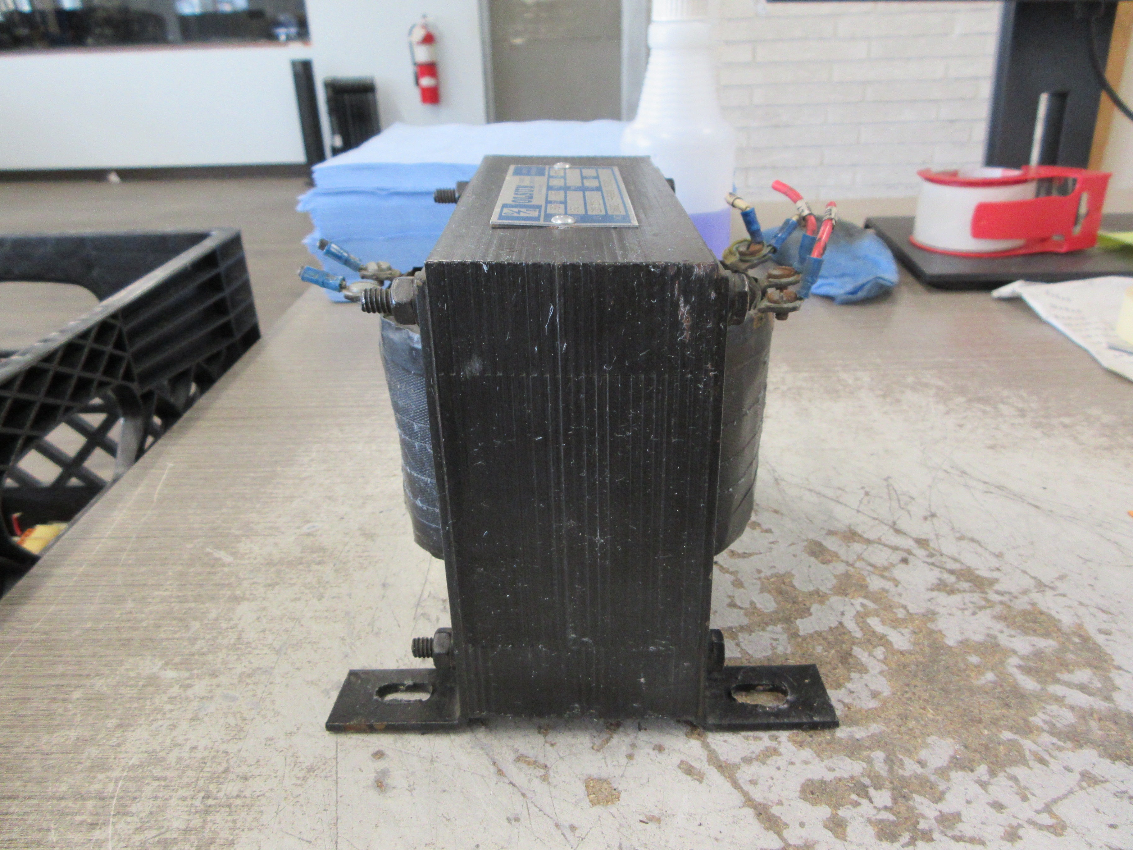Olsun Transformer 10602 S-46480 502481 0.910KVA Pri; 460V Sec: 215/115V 1Ph Used