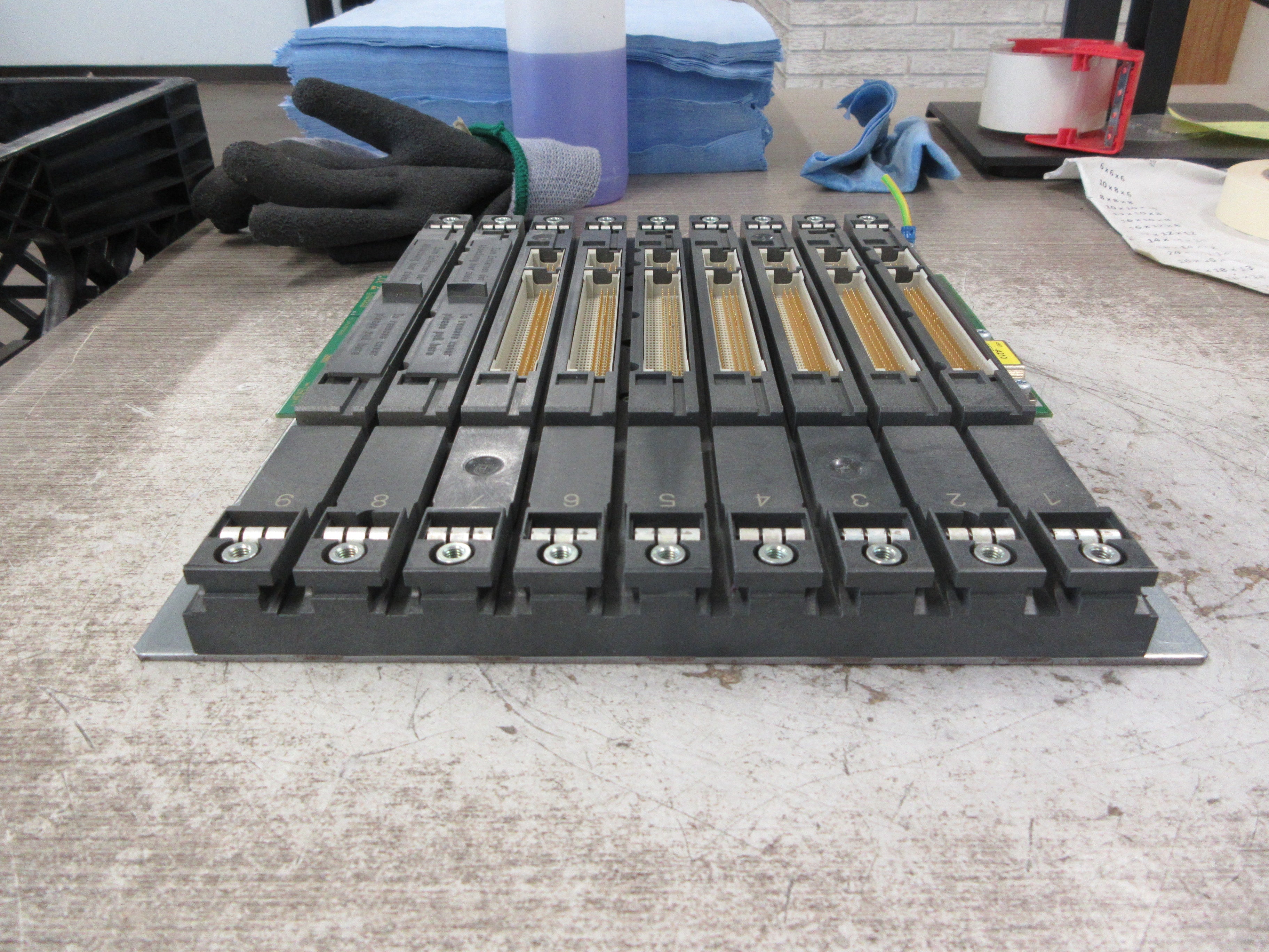 Siemens Simatic S7 UR2 Rack 6ES7 400-1JA01-0AA0 9-Slot Used