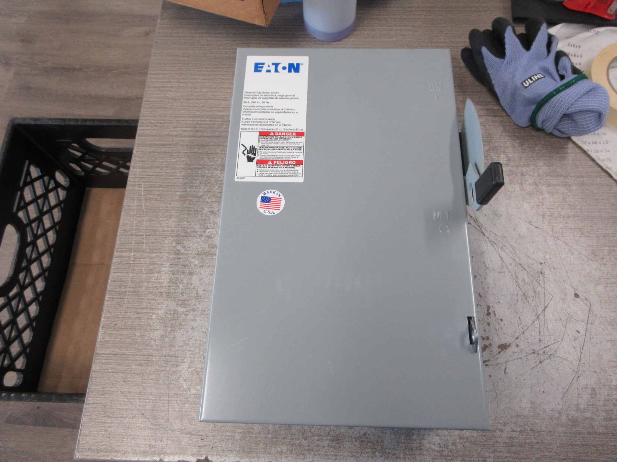 Eaton Fusible Safety Switch/Disconnect DG322NGB Ser. B 60A 240V 4W Used