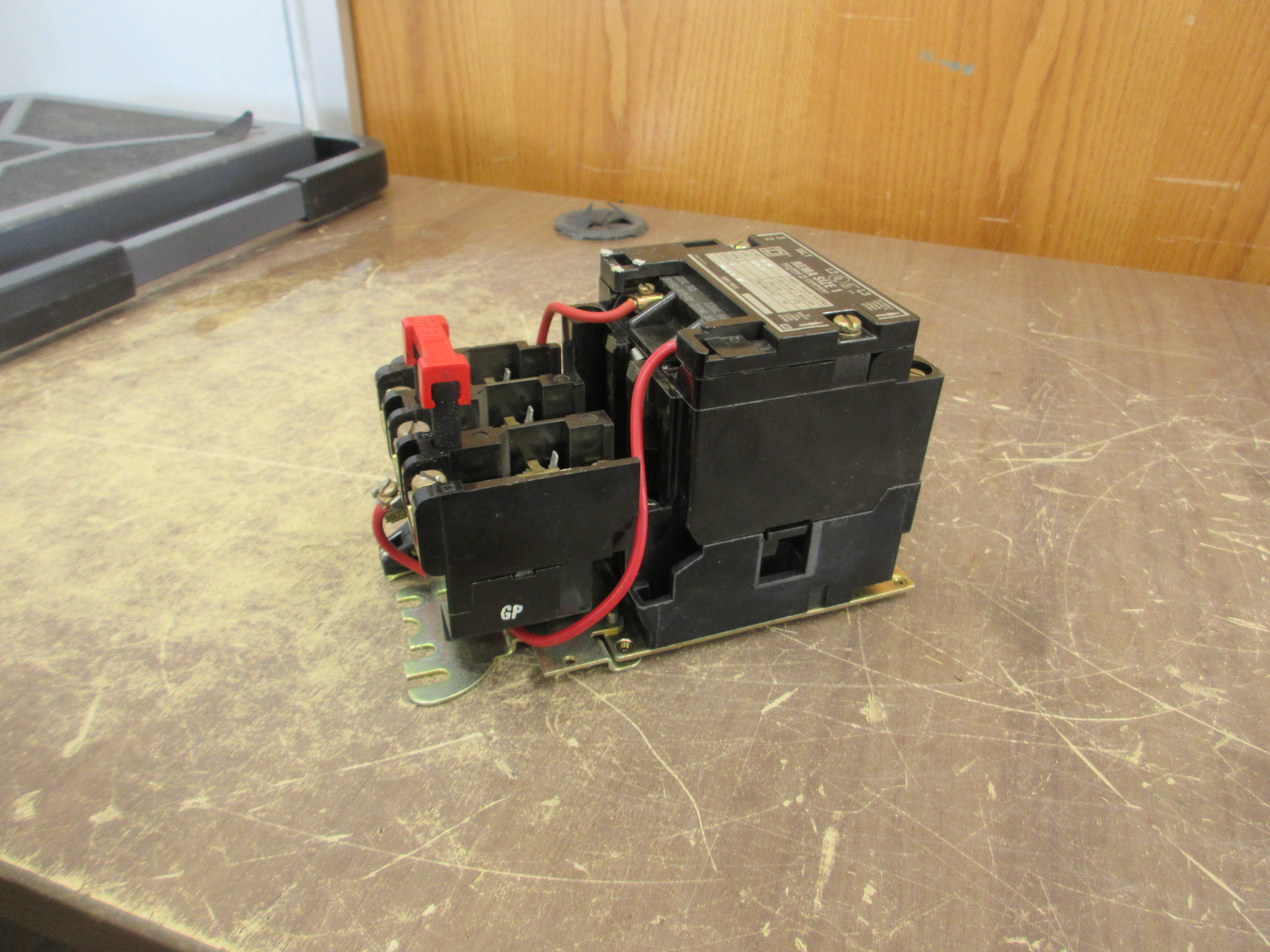 Square D Size 1 Starter 8536 SCO 3 S Ser. A 120V Coil 600V Used